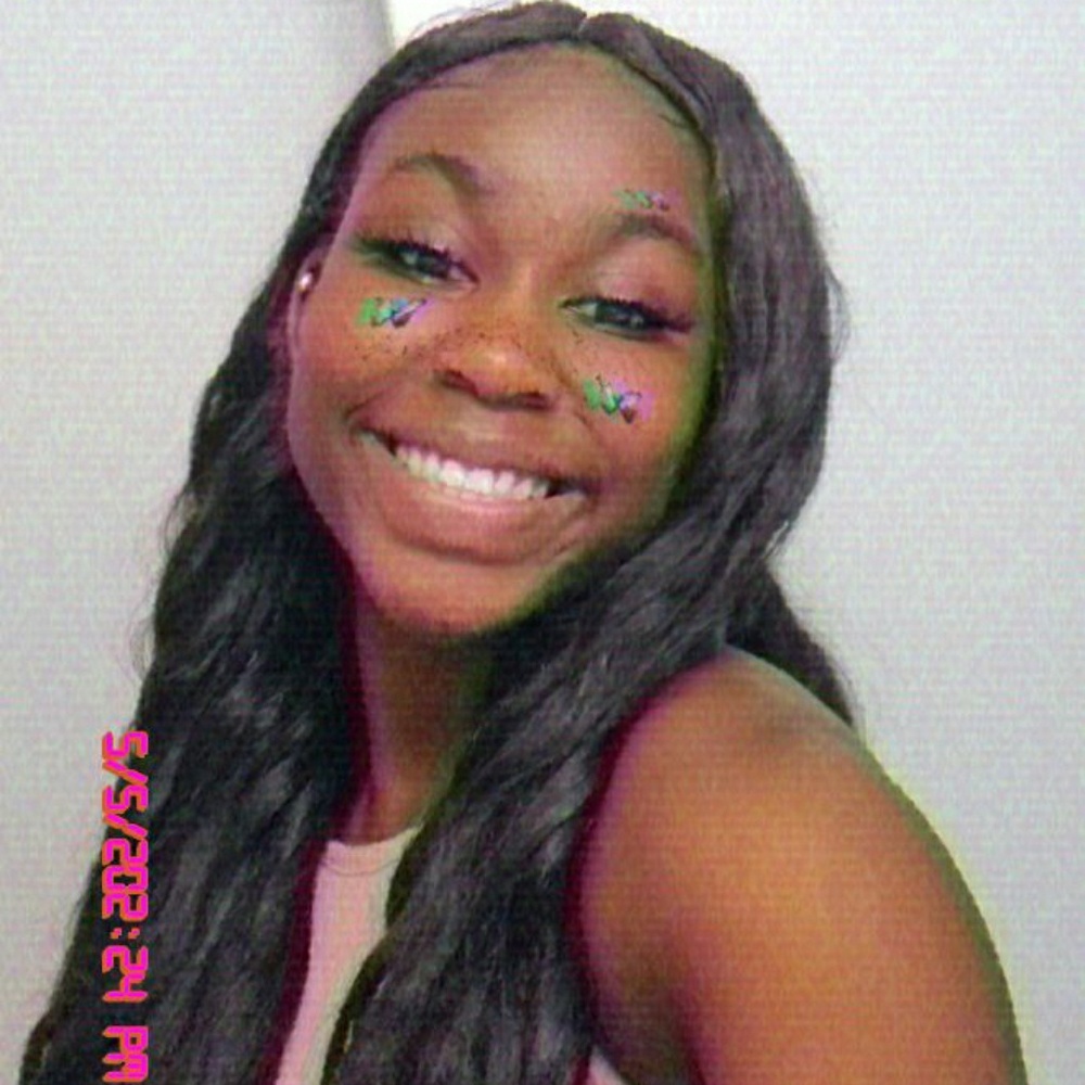 Meet your Posher, Adreanna